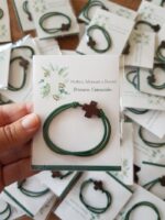Pulseras con cruz de madera - Imagen 5